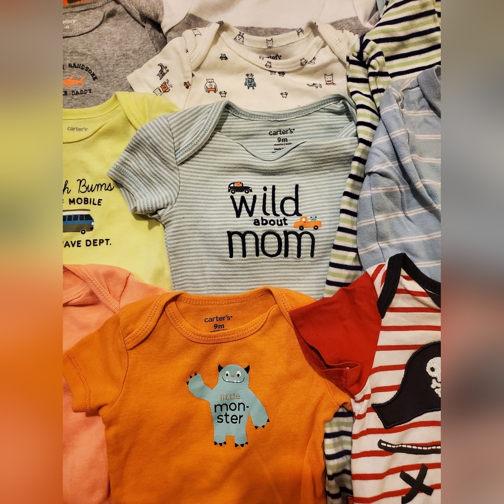 17pcs Baby Onesie Bundle - Various Designs - Picture 4 of 4